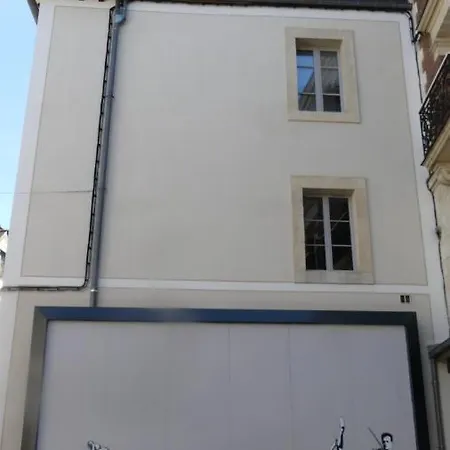 Du Passant Rennais Avec Balcon Sur Cour Apartment *