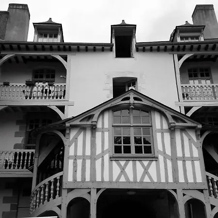 Du Passant Rennais Avec Balcon Sur Cour Apartment Rennes