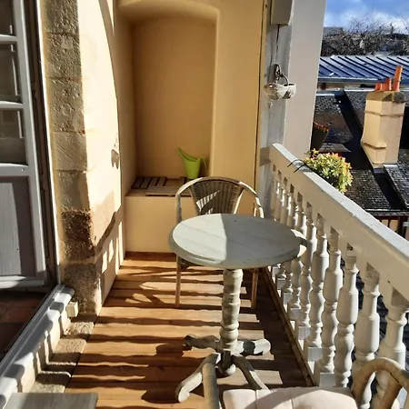 Du Passant Rennais Avec Balcon Sur Cour * Rennes
