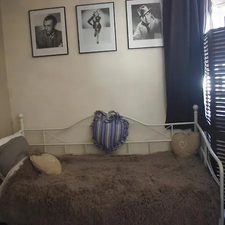 Apartment Du Passant Rennais Avec Balcon Sur Cour *
