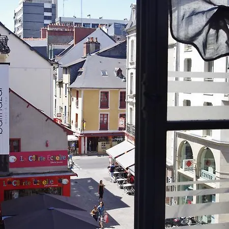 Du Passant Rennais Avec Balcon Sur Cour Apartment